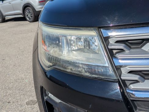 Used 2018 Ford Explorer Limited image 10