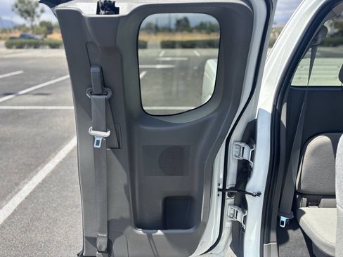Used 2019 Nissan Frontier S RWD image 27
