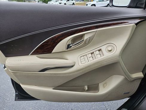 Used 2014 Buick LaCrosse Premium FWD image 28