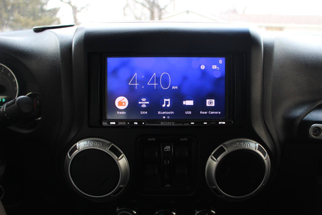Used 2016 Jeep Wrangler Unlimited Rubicon AWD/4WD image 21