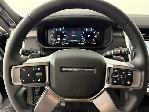 Certified 2025 Land Rover Discovery Dynamic SE image 14