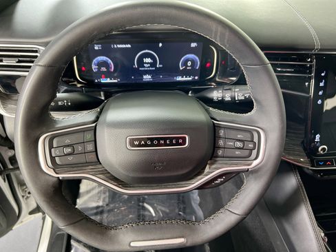 Used 2022 Jeep Wagoneer Series II image 11