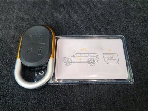 Used 2023 Rivian R1S Adventure image 63