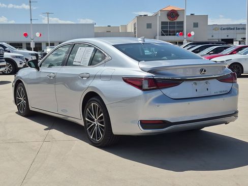 Used 2023 Lexus ES 250 w/ Premium Package AWD/4WD image 4
