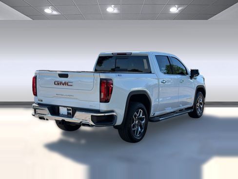 Used 2025 GMC Sierra 1500 SLT w/ SLT Premium Plus Package AWD/4WD image 9