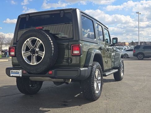 Used 2022 Jeep Wrangler Unlimited Sahara w/ Dual Top Group image 8