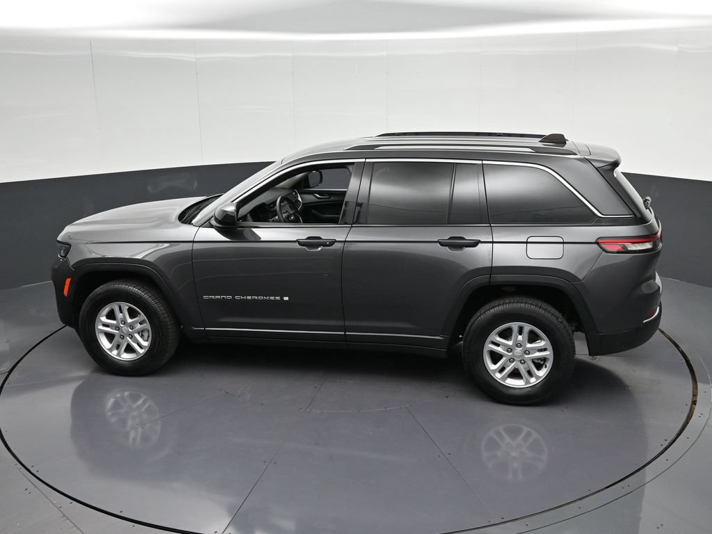 Used 2023 Jeep Grand Cherokee Laredo RWD image 26