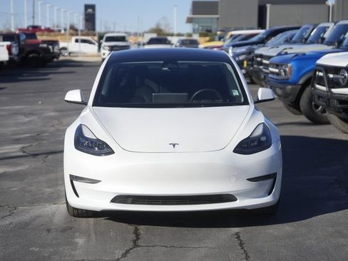 Used 2023 Tesla Model 3 Standard Range image 3