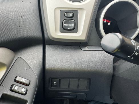 Used 2010 Pontiac Vibe image 15