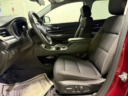Certified 2023 GMC Acadia SLE w/ Driver Convenience Package image 13