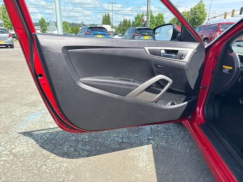 Used 2015 Hyundai Veloster w/ Option Group 03 FWD image 15
