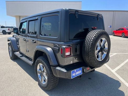 Used 2019 Jeep Wrangler Unlimited Sahara AWD/4WD image 3