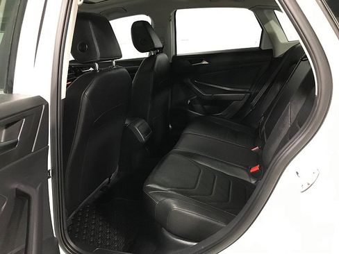 Used 2020 Volkswagen Jetta SEL Premium image 19