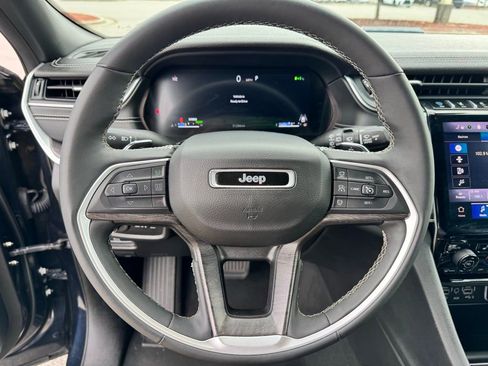 Used 2024 Jeep Grand Cherokee Limited 4xe image 12