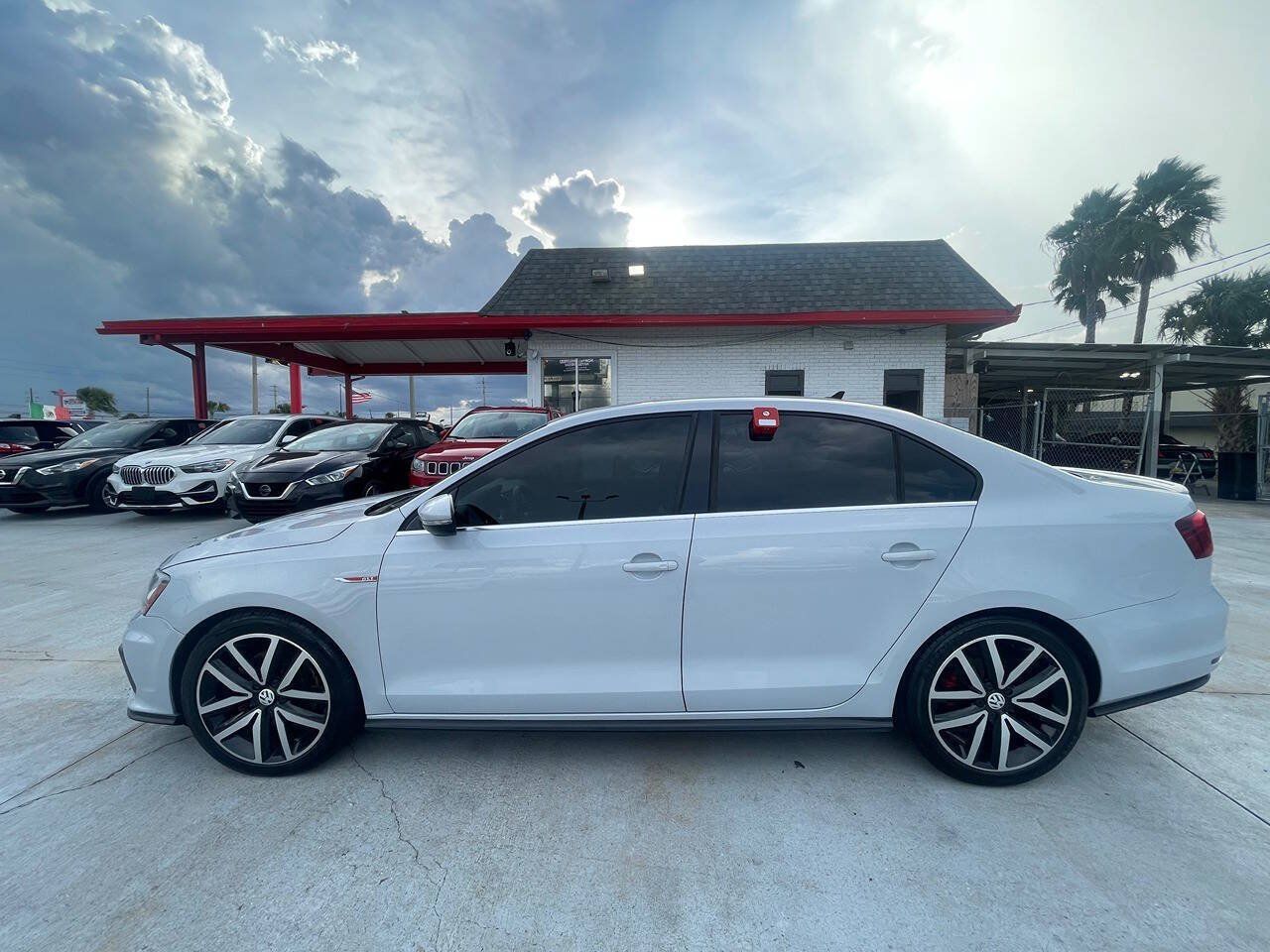 Used 2018 Volkswagen Jetta GLI FWD image 13