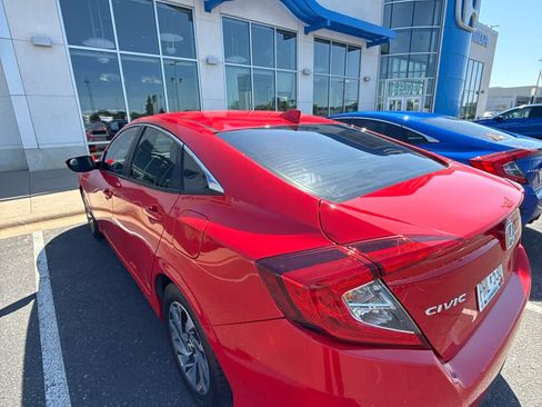 Used 2018 Honda Civic EX image 8