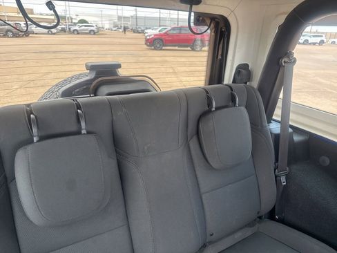 Used 2020 Jeep Wrangler Sport AWD/4WD image 27