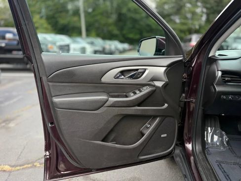 Used 2018 Chevrolet Traverse LT w/ LPO, Floor Liner Package AWD/4WD image 31