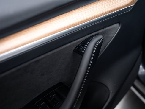 Used 2021 Tesla Model 3 Long Range image 17