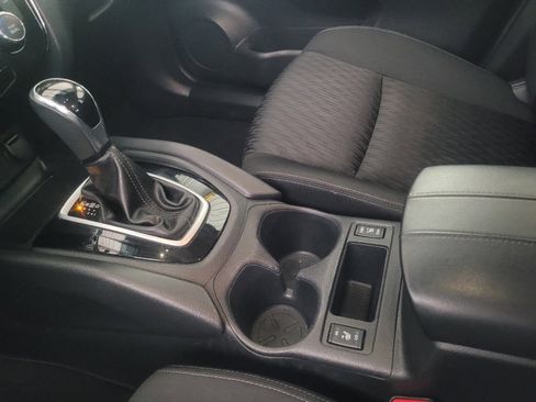 Used 2020 Nissan Rogue SV FWD image 26