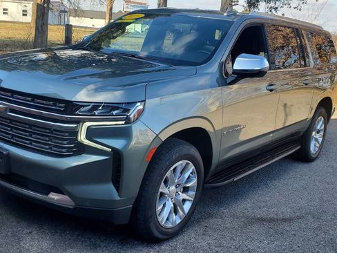 Used 2023 Chevrolet Suburban Premier image 7