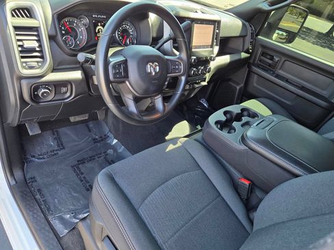 Used 2024 RAM 2500 Tradesman w/ Chrome Appearance Group AWD/4WD image 16