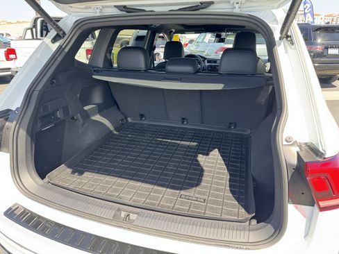 Used 2024 Volkswagen Tiguan SEL R-Line image 39