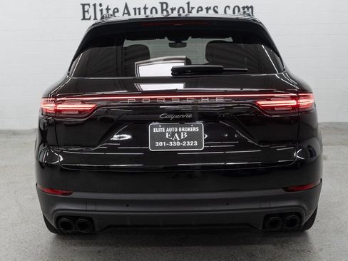 Used 2023 Porsche Cayenne Platinum Edition AWD/4WD image 4