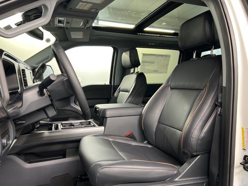 New 2026 Ford F250 Lariat w/ Black Appearance Package image 30