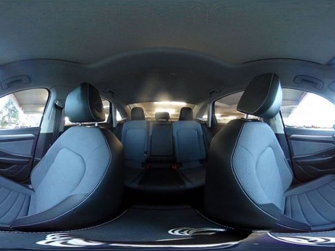 Used 2025 Volkswagen Jetta SE image 43