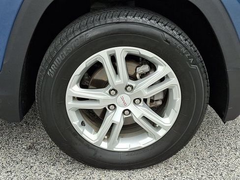 Used 2024 GMC Terrain SLE w/ Driver Convenience Package AWD/4WD image 11