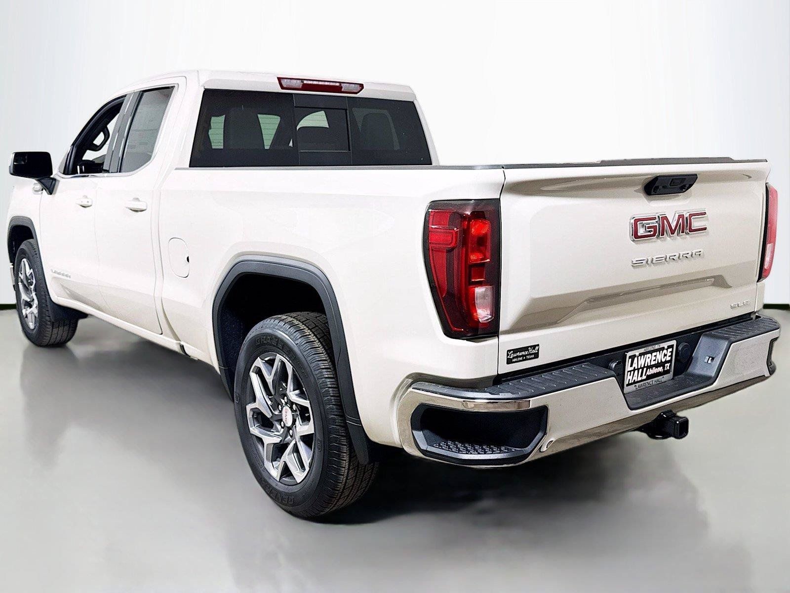 New 2026 GMC Sierra 1500 SLE w/ Preferred Package RWD image 3
