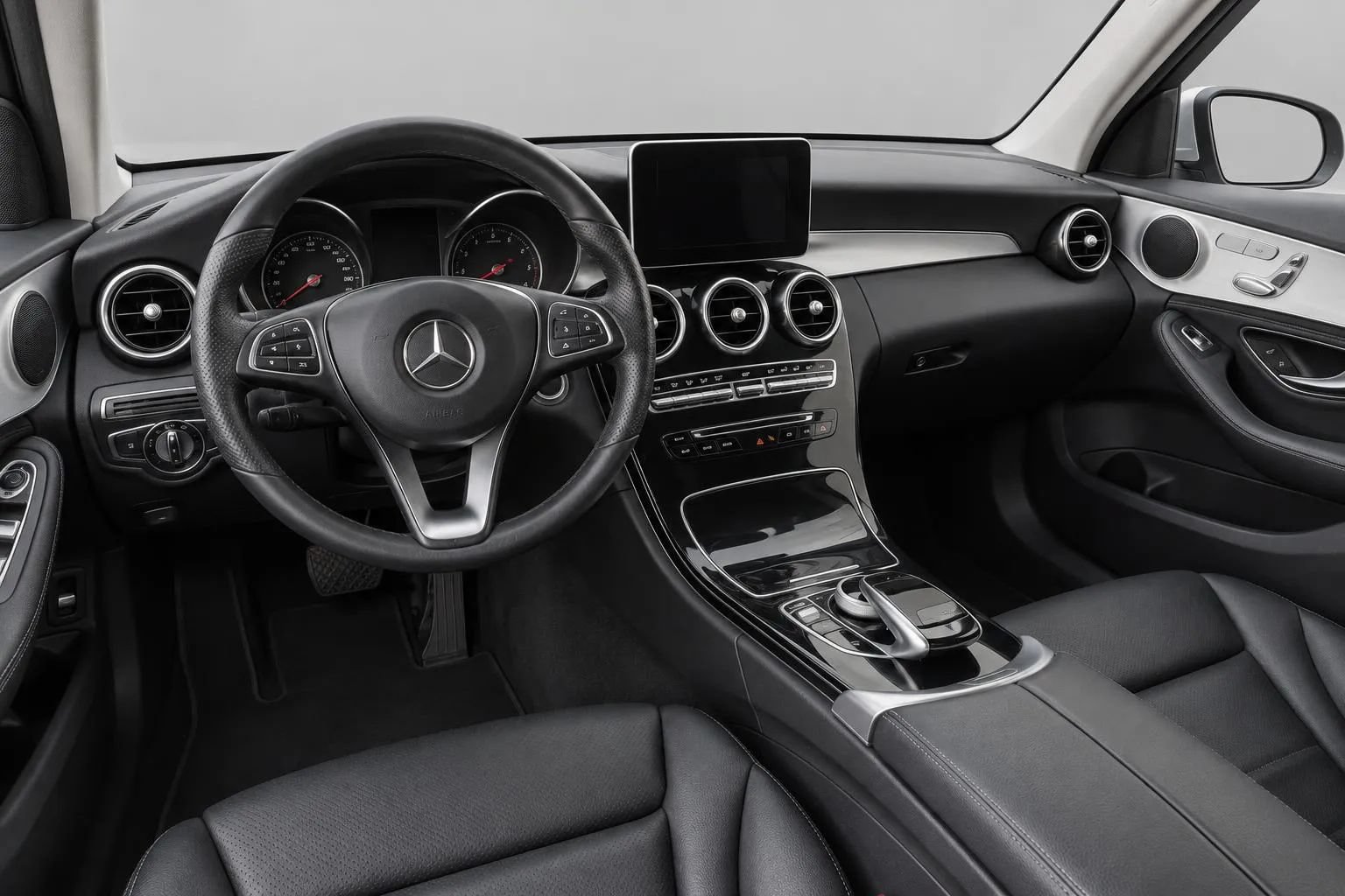 Used 2016 Mercedes-Benz C 300 4MATIC Sedan image 8