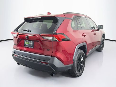 Used 2021 Toyota RAV4 LE FWD image 9