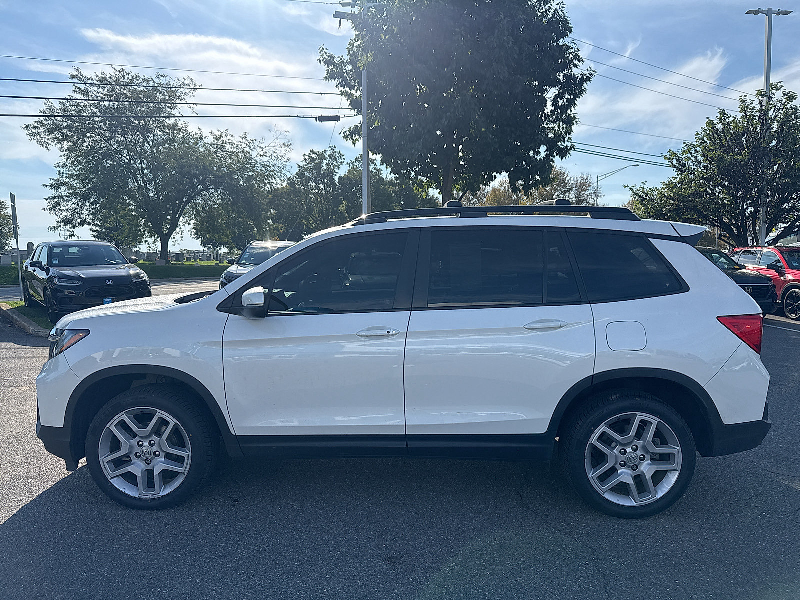 Used 2025 Honda Passport EX-L image 2