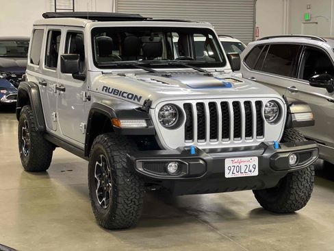 Used 2022 Jeep Wrangler Unlimited Rubicon 4xe AWD/4WD image 3
