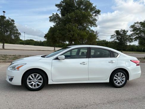 Used 2013 Nissan Altima 2.5 S FWD image 7