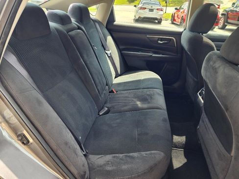 Used 2015 Nissan Altima 2.5 SV w/ Convenience Package FWD image 8