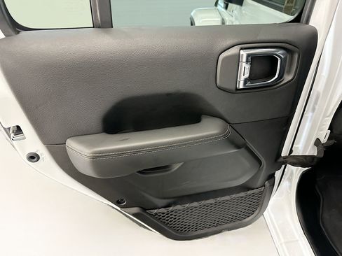 Used 2025 Jeep Wrangler Sahara w/ Safety Group image 26