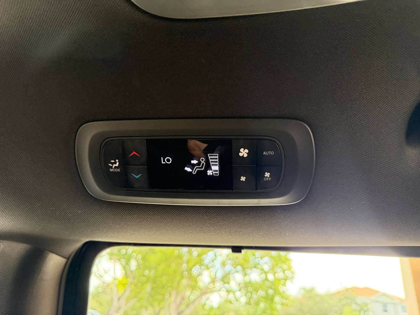 Used 2025 Chrysler Pacifica Select FWD image 21