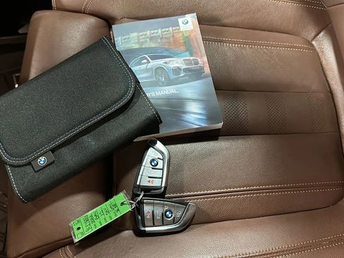 Used 2022 BMW X5 xDrive40i w/ Premium Package image 31