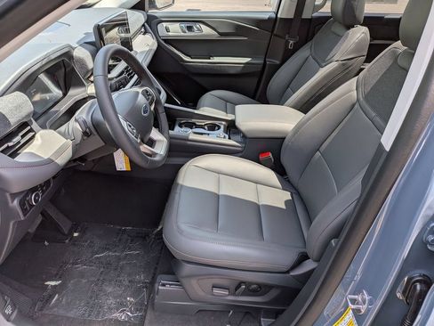 New 2026 Ford Explorer Active w/ Active Comfort Package AWD/4WD image 17