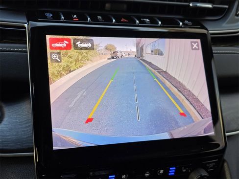 Used 2023 Jeep Grand Cherokee 4WD 4xe w/ Luxury Tech Group II image 23