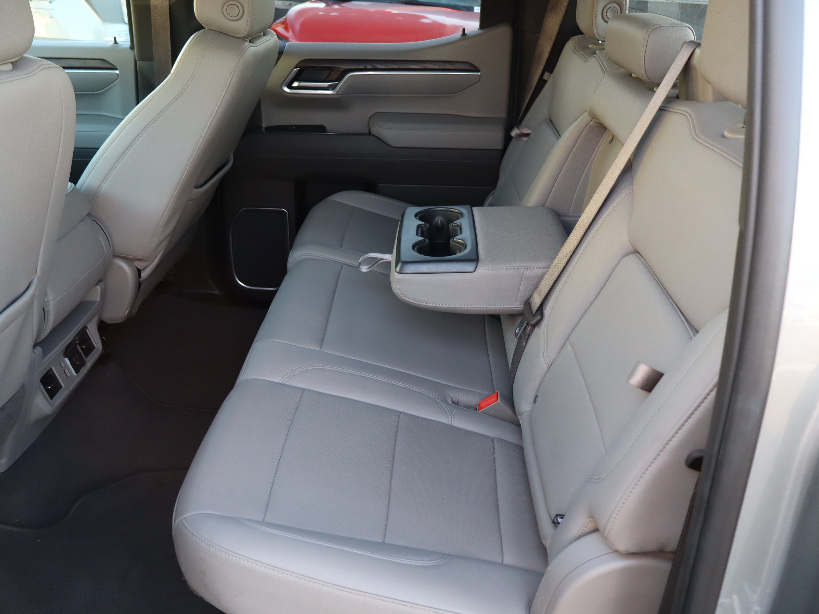 Used 2025 GMC Sierra 1500 SLT AWD/4WD image 30