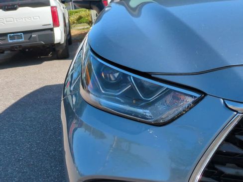 Used 2023 Toyota Highlander Limited FWD image 10