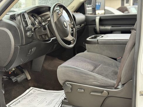 Used 2009 Chevrolet Silverado 3500 LT w/ Interior Plus Package image 10