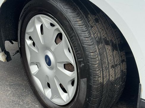 Used 2016 Ford Transit Connect XLT image 9