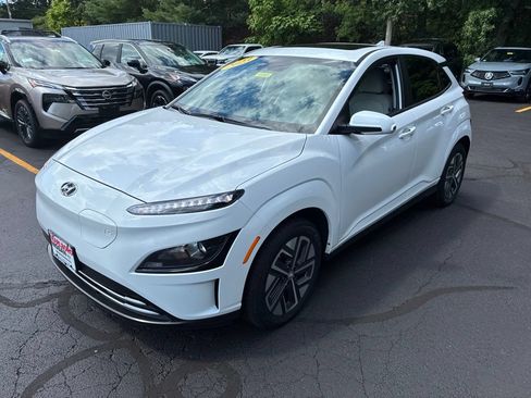 Used 2023 Hyundai Kona SEL FWD image 3