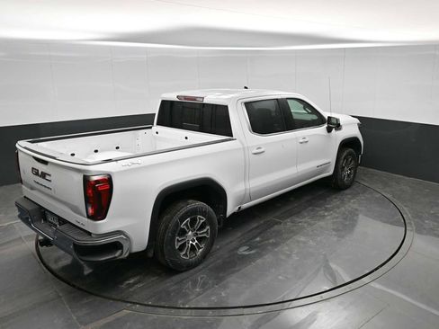 New 2026 GMC Sierra 1500 SLE w/ Preferred Package image 29