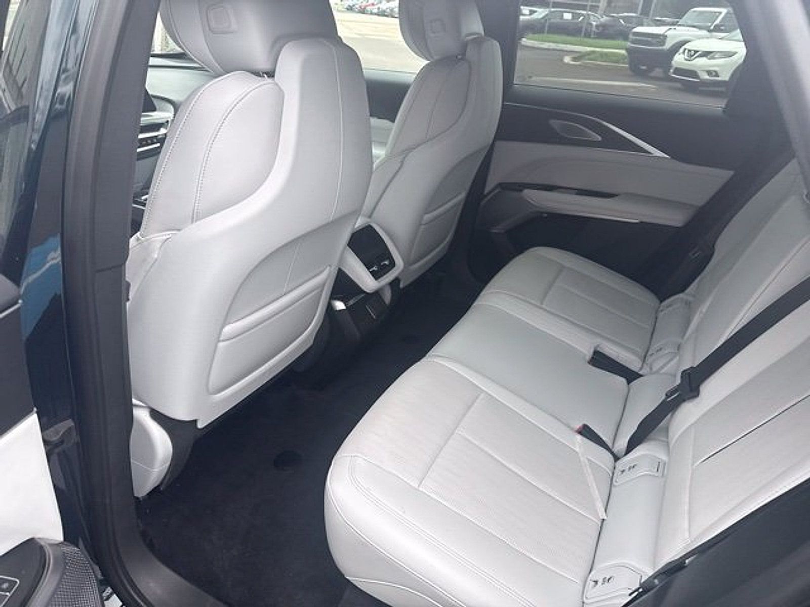 Certified 2024 Cadillac Lyriq Luxury AWD/4WD image 20